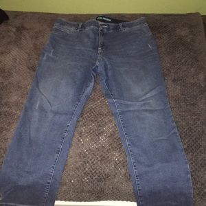 Nearly new Lee Total Freedom jean